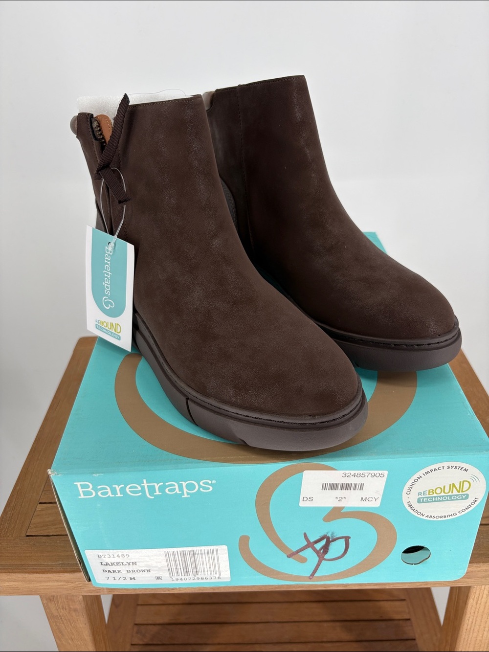 New Women’s BareTraps Brown Suede  Ankle Booties size 7 1/2 M